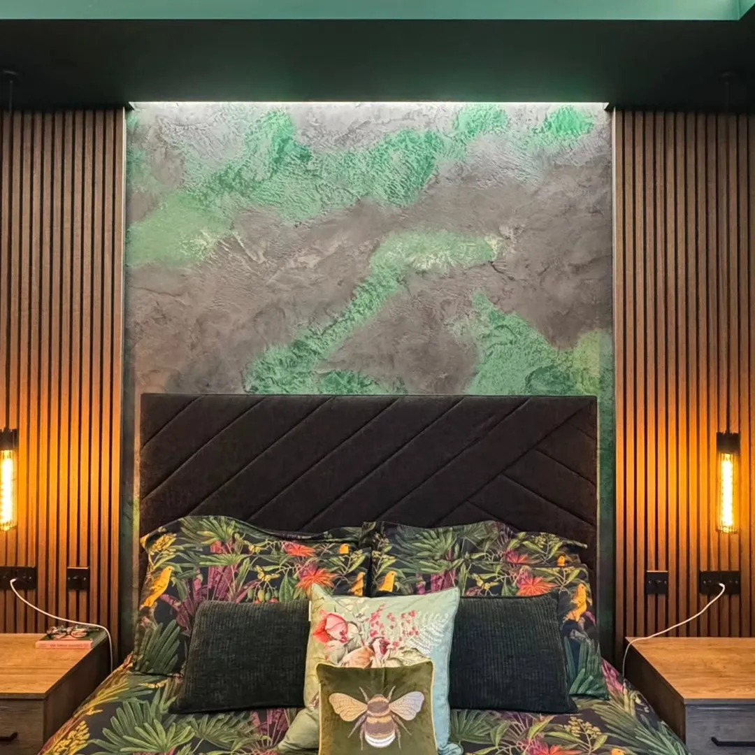 TCS Venetian Plastering Services - Luxury Green Venetian Bedroom Feature Wall Glasgow TCS Venetian Plastering Services - Luxury Green Venetian Bedroom Feature Wall Glasgow