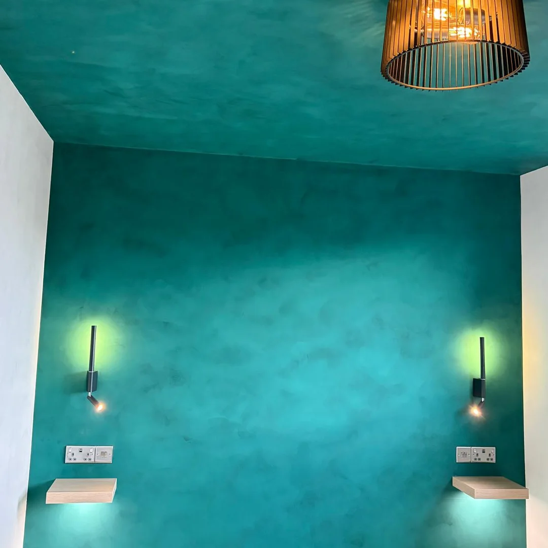 Green lime based venetian plaster bedroom wall and ceiling - TCS Venetian Finishes - North Lanarkshire Scotland Green lime based venetian plaster bedroom wall and ceiling - TCS Venetian Finishes - North Lanarkshire Scotland